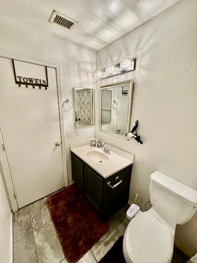 Cozy Private Room With Shared Bathroom Inside A House Phoenix