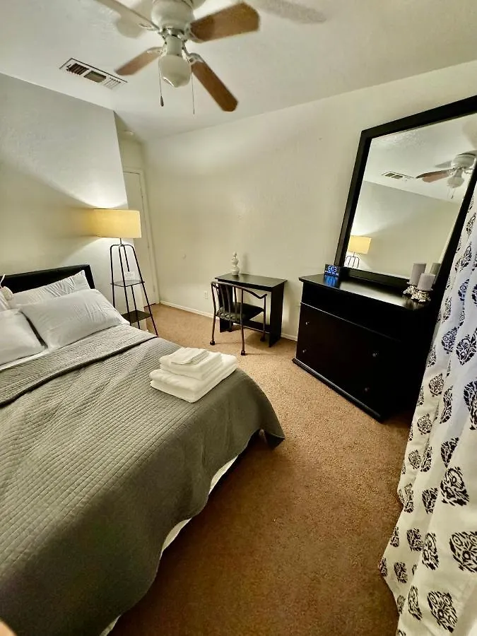 Cozy Private Room With Shared Bathroom Inside A House Phoenix 0*,